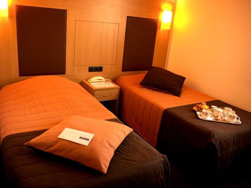 Logis Hotel Restaurant Solenca นอกาโร ภายนอก รูปภาพ