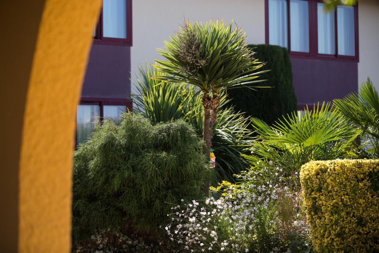 Logis Hotel Restaurant Solenca นอกาโร ภายนอก รูปภาพ